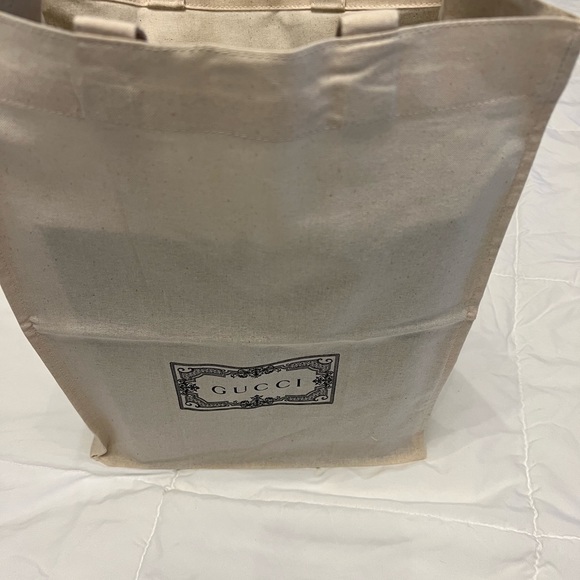 The small GG Marmont chain shoulder bag 100% Authentic - Picture 7 of 14